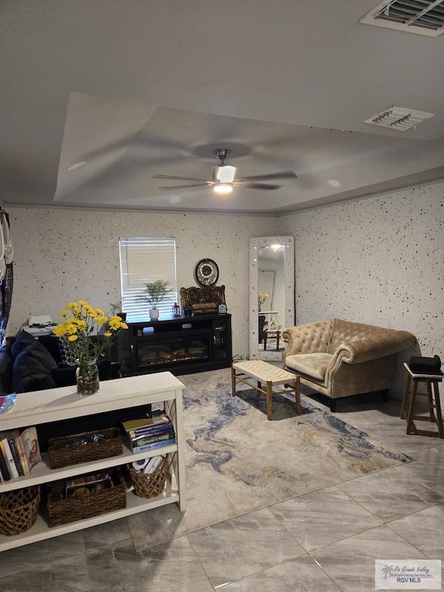 384 Colorado Dr, San Benito, TX 78586 - living area featuring a ceiling fan