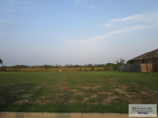 1417 White Oak Dr, Harlingen, TX 78552 - photo 2