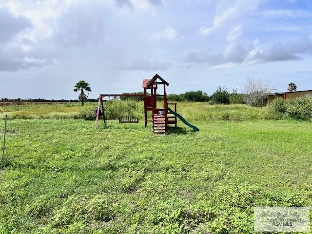 1056 E Mile 11, Weslaco, TX 78599 - view of playground