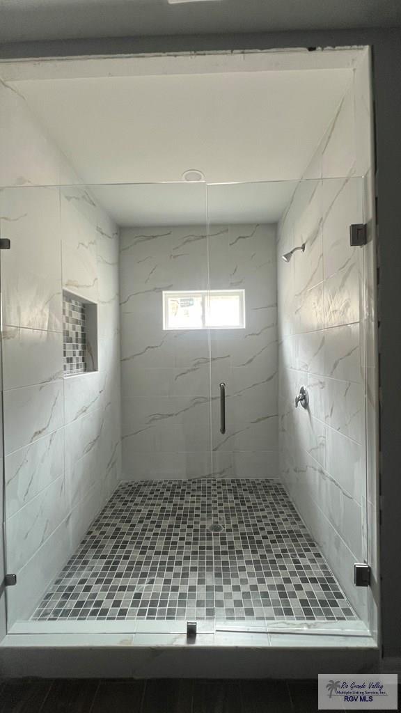 2517 S Christian Cir, Harlingen, TX 78550 - bathroom with a stall shower