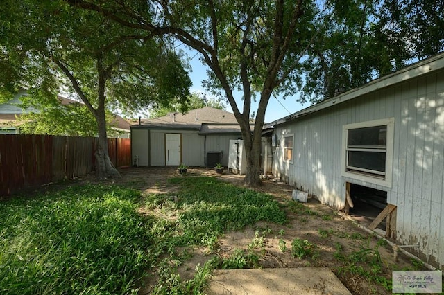 718 Pierce Ave, Harlingen, TX 78550 - view of yard