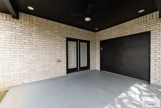 view of patio with ceiling fan