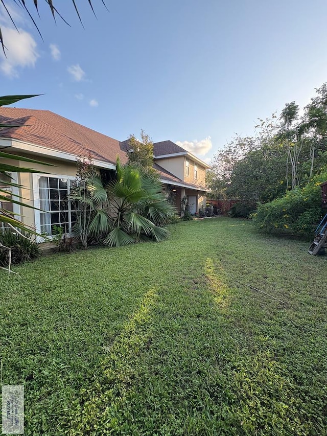 901 Plantation St, Brownsville, TX 78526 - view of grassy yard
