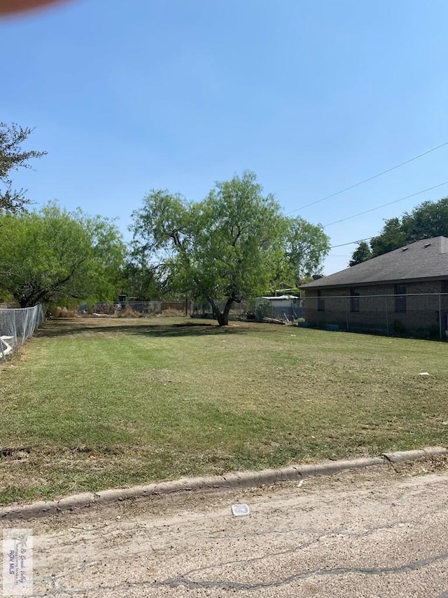 Listing photo 2 for 417 Massachusetts St, Harlingen TX 78552