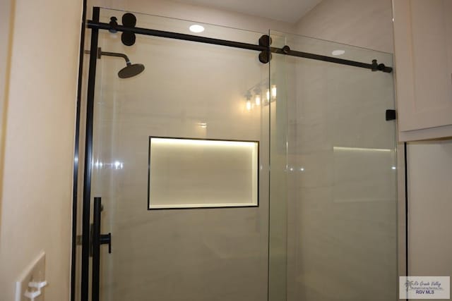 13953 Isaiah Ct, La Feria, TX 78559 - bathroom featuring a shower stall