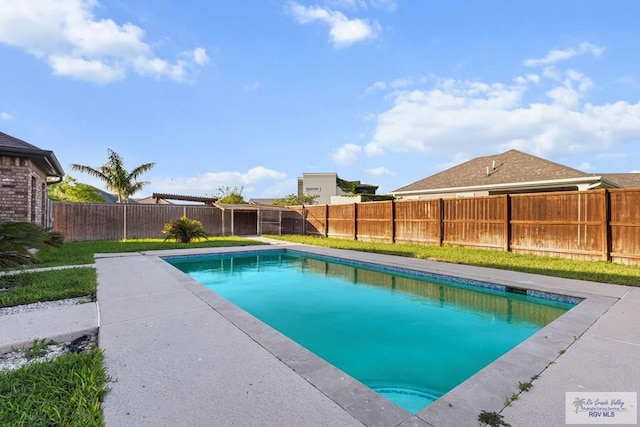 2540 Los Portales Dr, Brownsville, TX 78526 - view of pool