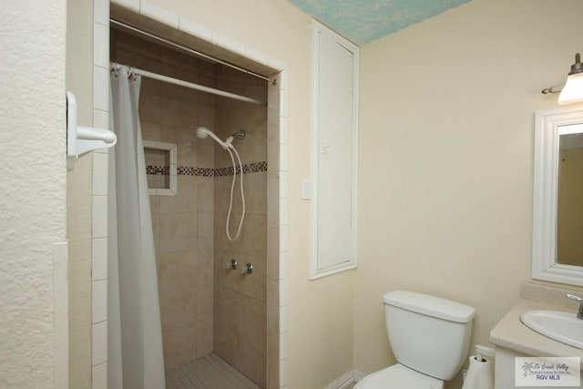 825 E Vinson Ave, Harlingen, TX 78550 - full bath with a shower stall and vanity