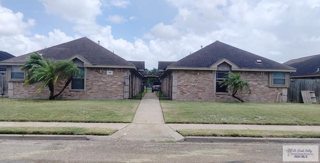 view of front of property with a front yard