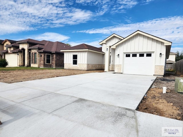 view of front of house with a garage