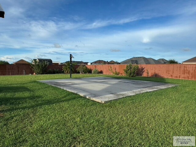 116 Village E Dr, Los Fresnos, TX 78566 - view of yard with a patio