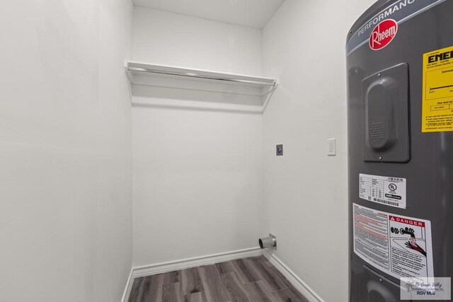 bathroom featuring vanity, toilet, and lofted ceiling