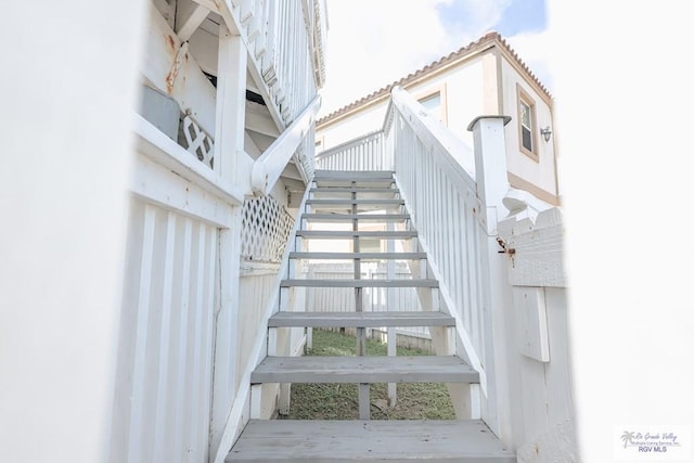 109 E Pompano St, South Padre Island, TX 78597 - view of staircase
