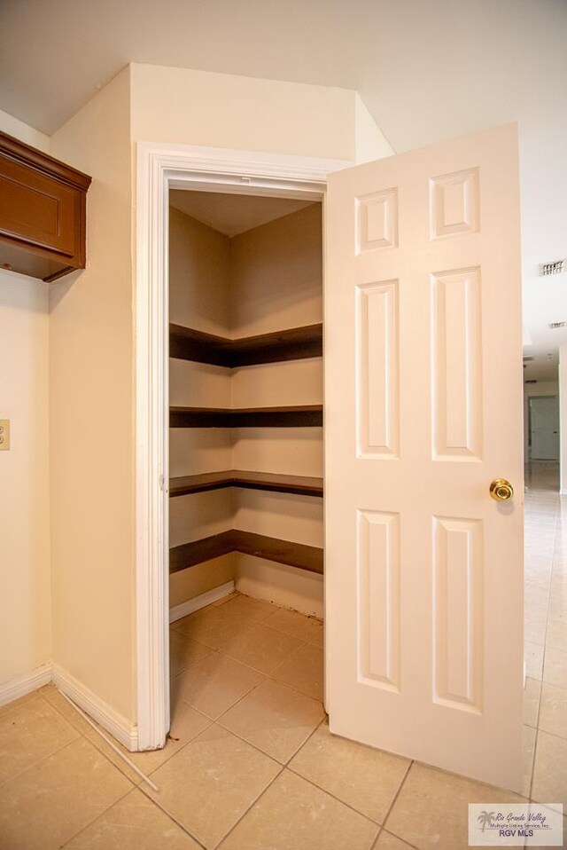 3630 Sun Dr, Harlingen, TX 78552 - view of pantry