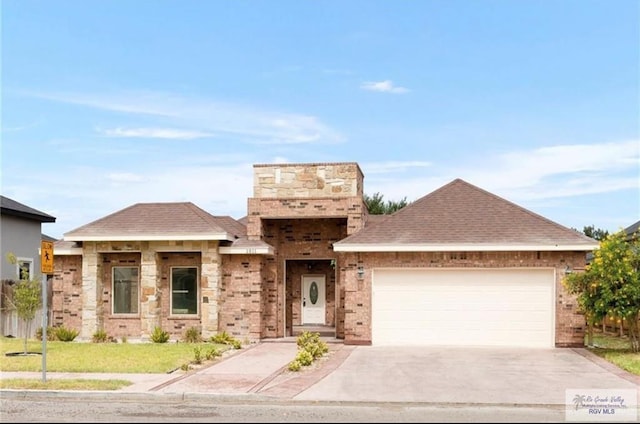 view of front facade with a garage