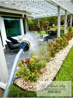 view of yard featuring a pergola