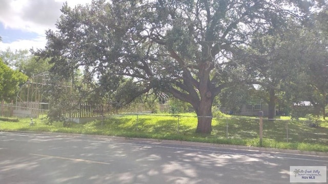 515 Honeydale Rd, Brownsville, TX 78520 - view of asphalt street featuring curbs