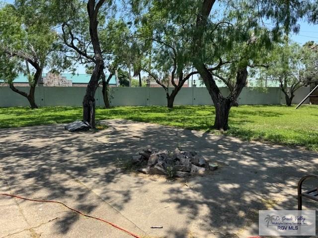 1875 Sancho Panza Cir, Brownsville, TX 78521 - view of patio