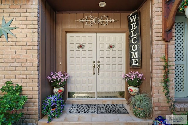 105 E Austin Ave, Harlingen, TX 78550 - property entrance with brick siding
