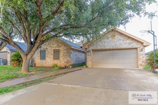 2220 Heather Dr, Edinburg, TX 78542 - photo 2