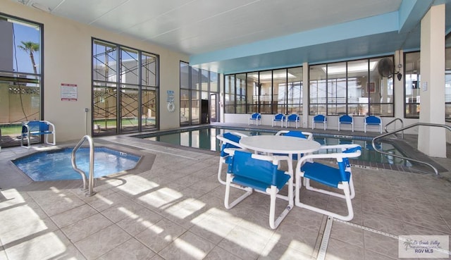 3000 Gulf Blvd, South Padre Island, TX 78597 - view of indoor community pool