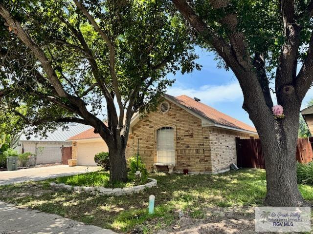 1711 E 21st St, Mission, TX 78572 - photo 2