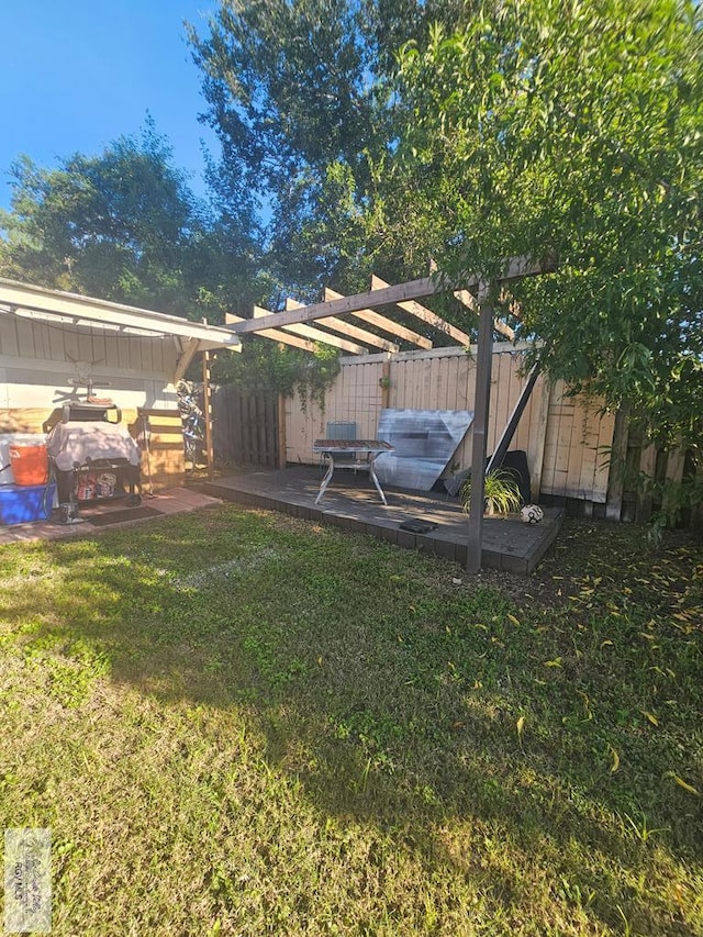 view of yard featuring a patio area