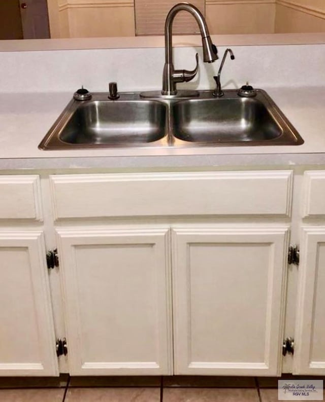 room details featuring sink