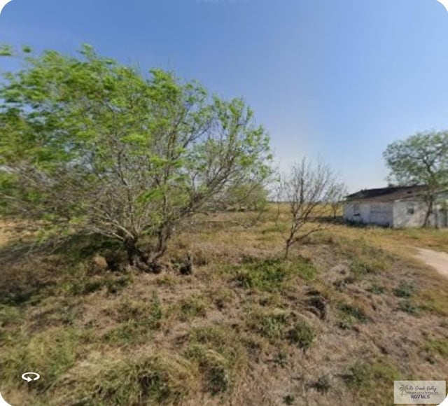 Listing photo 3 for 31671 Thompson Rd, San Benito TX 78586