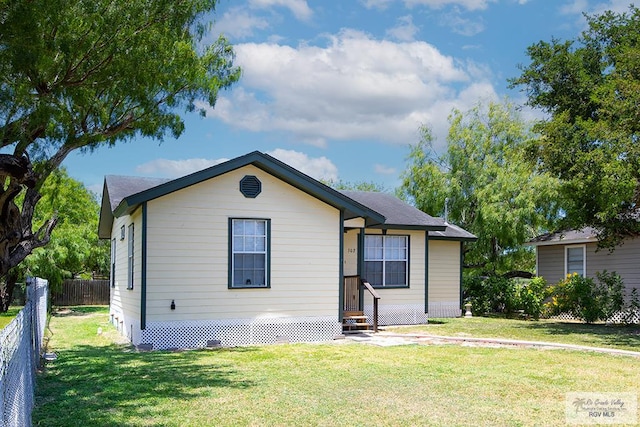 302 W 6th St, Los Fresnos, TX 78566 - photo 1