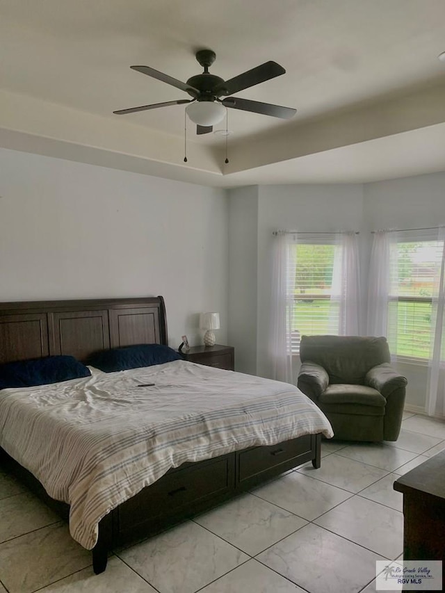 bedroom with ceiling fan