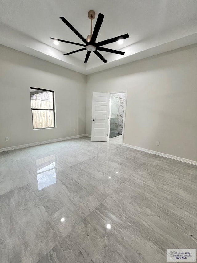 empty room with ceiling fan