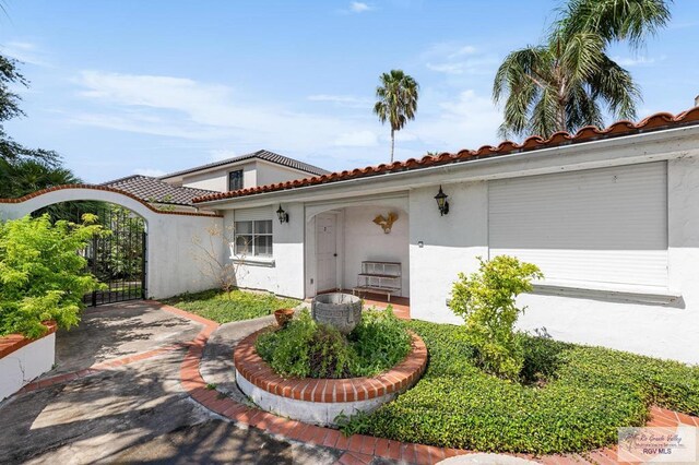 view of mediterranean / spanish-style home