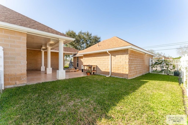 view of yard featuring a patio