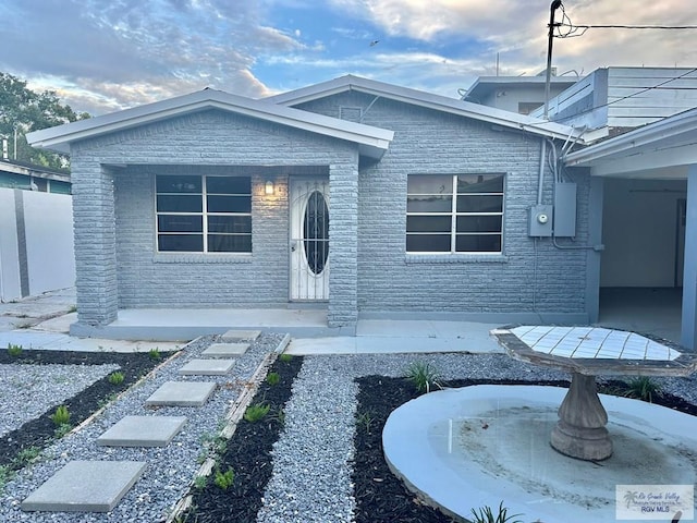 view of front of property