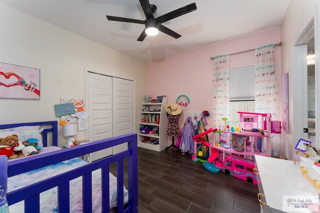 bedroom featuring ceiling fan, wood finish floors, and a closet