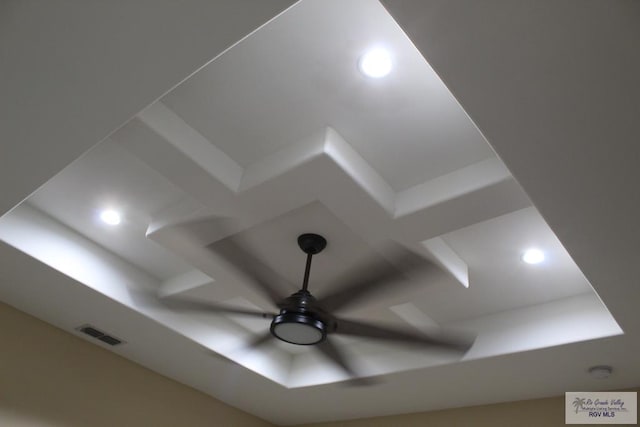 room details featuring ceiling fan