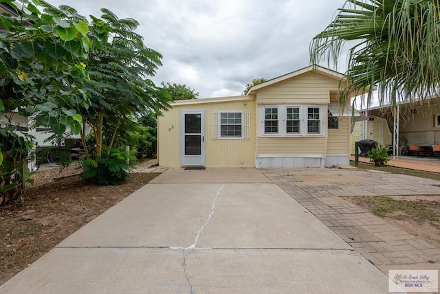 view of front of home featuring a patio area