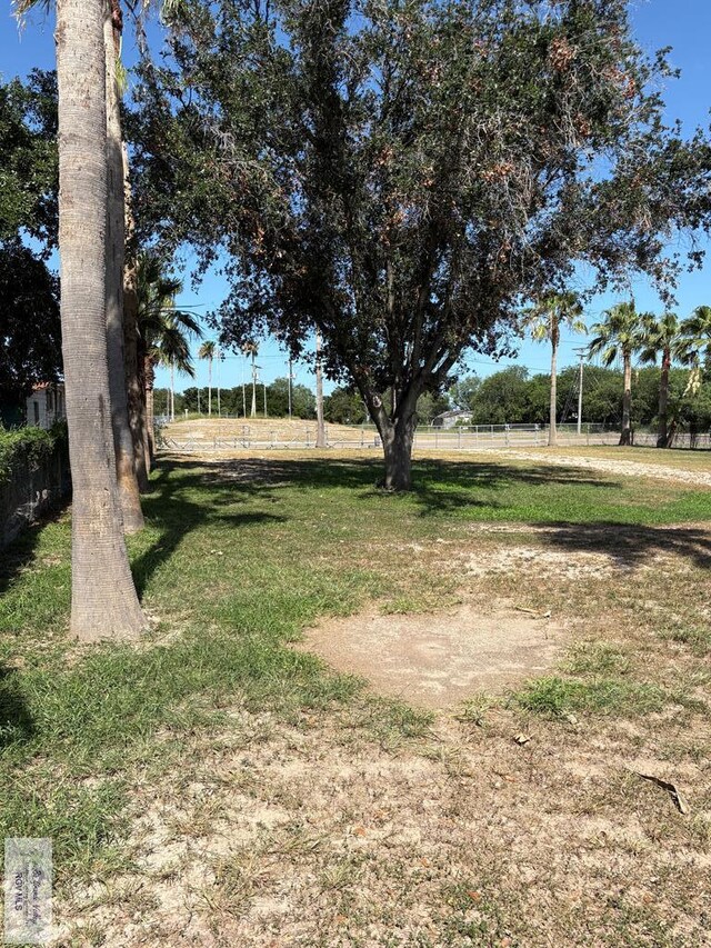 728 N Ohio Ave, Mercedes, TX 78570 - photo 5