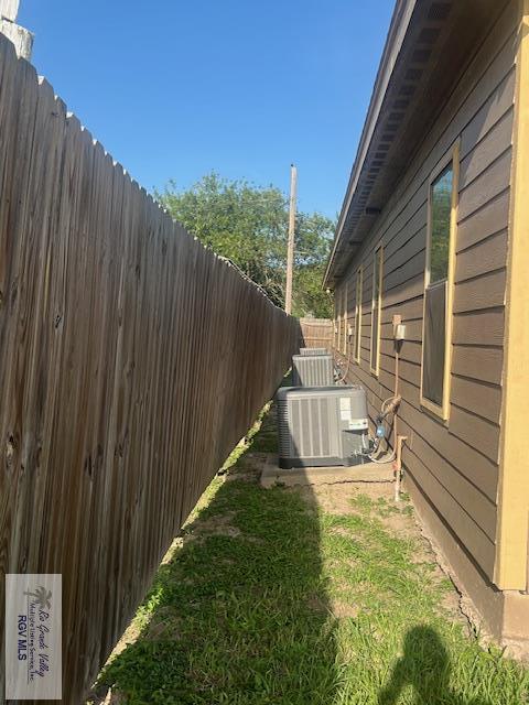 7432 Lakeside Dr, Olmito, TX 78526 - photo 24