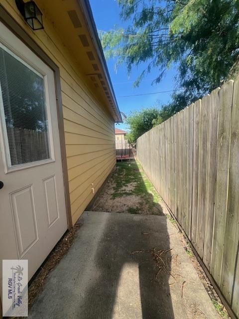 7432 Lakeside Dr, Olmito, TX 78526 - photo 22