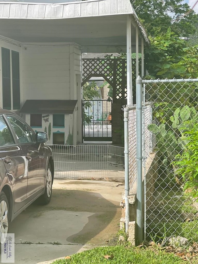 121 E Washington St, Brownsville, TX 78520 - view of gate
