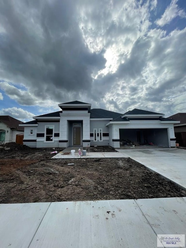 view of front of home featuring a garage