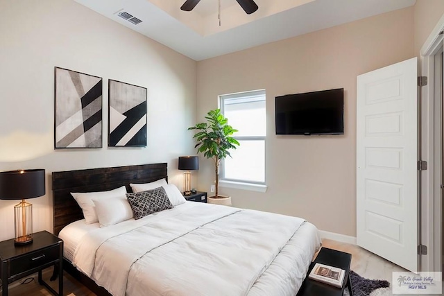 bedroom featuring ceiling fan