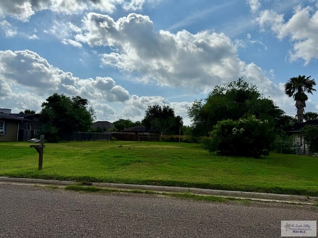 1040 N Shore Dr, San Benito, TX 78586