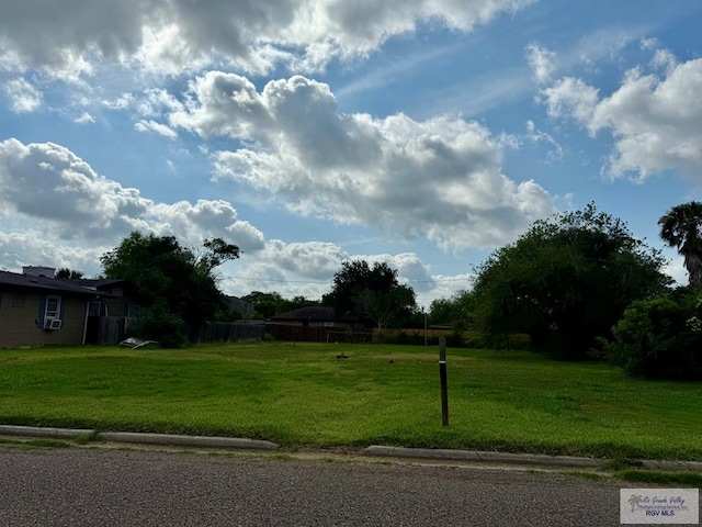 1040 N Shore Dr, San Benito, TX 78586