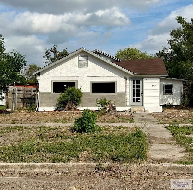 view of front of property