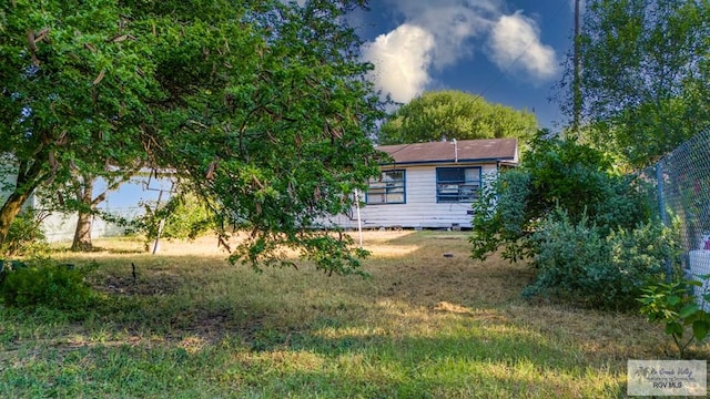 exterior space featuring a yard