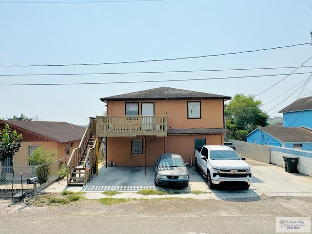 view of front of property