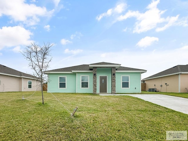 view of front of house with a front yard