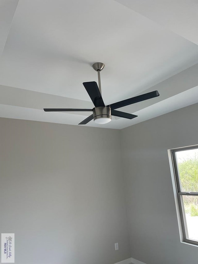 details featuring a ceiling fan